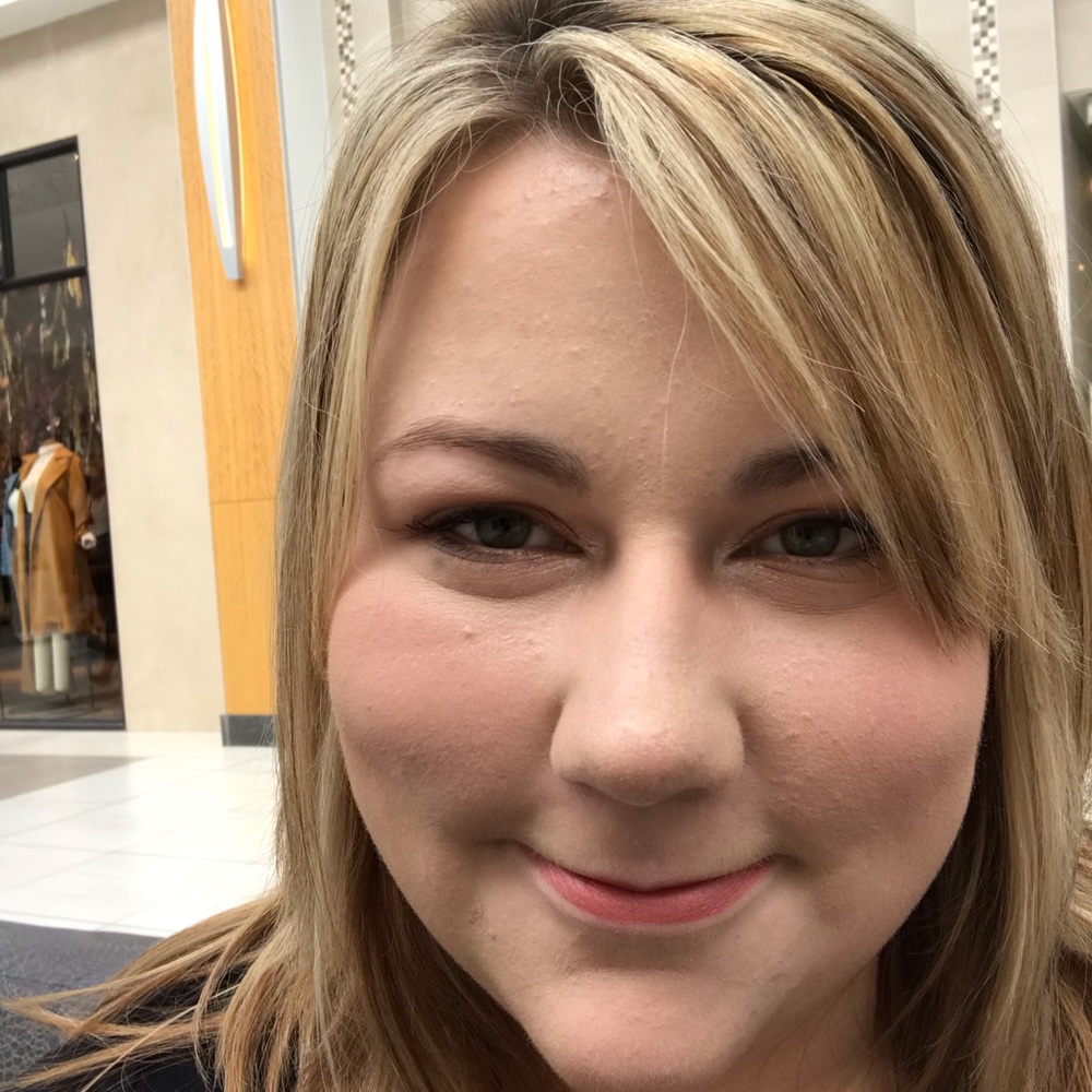 Meet your Posher, Nicole